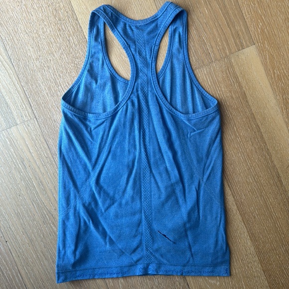 Lululemon Racerback top Size 2 - Picture 2 of 4